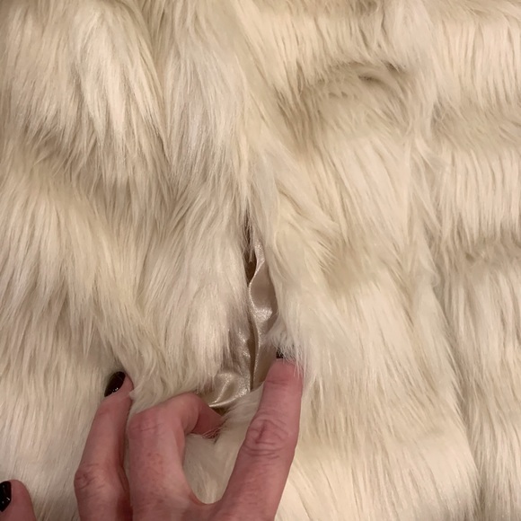 Short Faux fur jacket - Picture 8 of 8